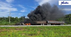 Tráiler se incendia en el km 149 de la Champotón-Campeche 